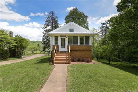 2 Thomson Avenue sold home in Fibreville-Skyland Terrace, Canton, NC