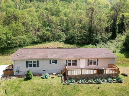 60 Rovingwood Drive sold home in Village Crossing, Waynesville, NC