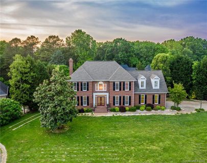 1905 Cavendale Drive 37