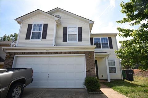 1606 Red Robin Lane