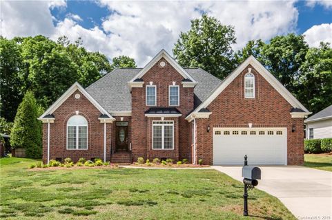 2627 Firethorn Court