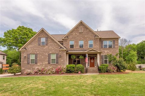 2536 Springs Drive