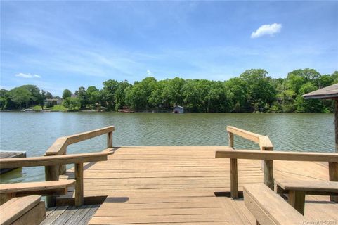 13842 Woody Point Road