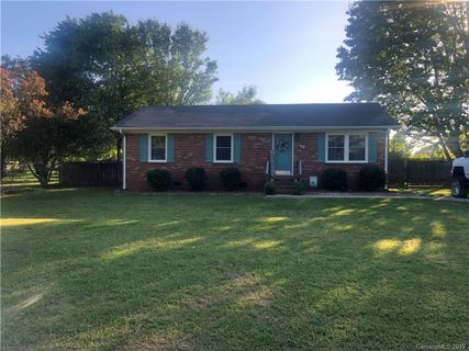 720 Edgehill Drive