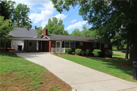 209 Fieldstone Circle