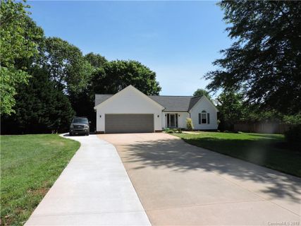 6567 Forest Creek Drive