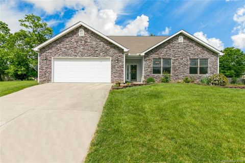 11 Bombay Court sold home in Cross Creek, Candler, NC