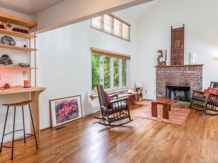11 Laurel Summit Drive