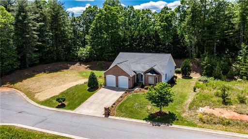 1106 King George Court sold home in Georgetown Estates, Lenoir, NC