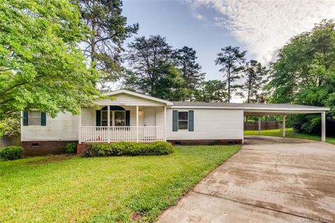 7329 Twillingate Drive sold home in Lamplighter Village, Charlotte, NC