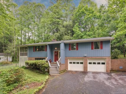 210 Mockingbird Drive