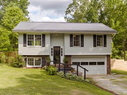 15 Woodhaven Drive sold home in Mountain Heights, Arden, NC