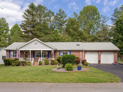 16 Meadow Drive