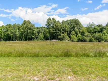 610 Skytop Farm Lane