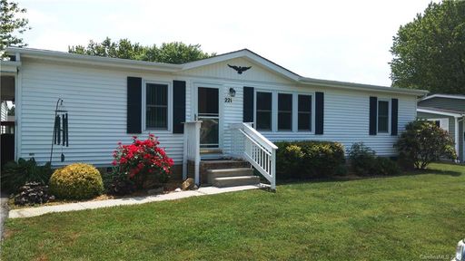 221 Cranbrook Circle