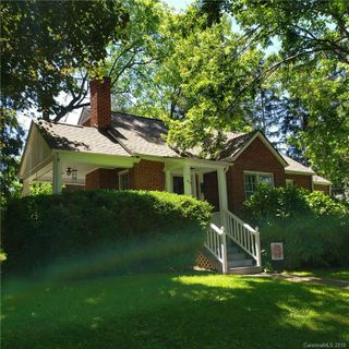 44 Lucerne Avenue
