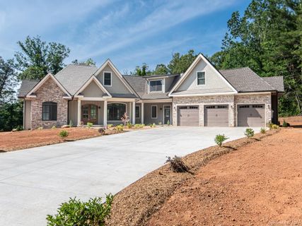 257 Red Fox Lane sold home in King Creek Preserve, Flat Rock, NC