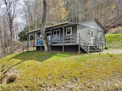 30 Chipmunk Lane sold home in Maggie, Maggie Valley, NC