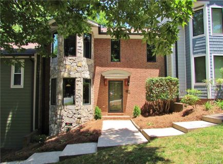 1042 Wexford Place