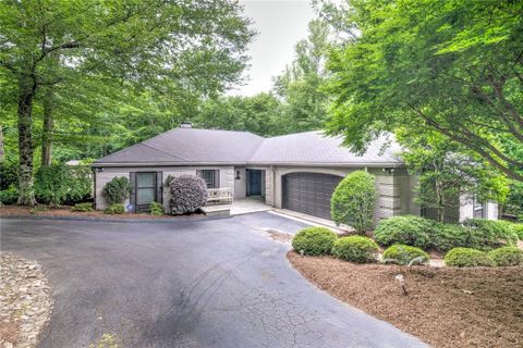 1751 8th Street Drive sold home in Forest Park, Hickory, NC