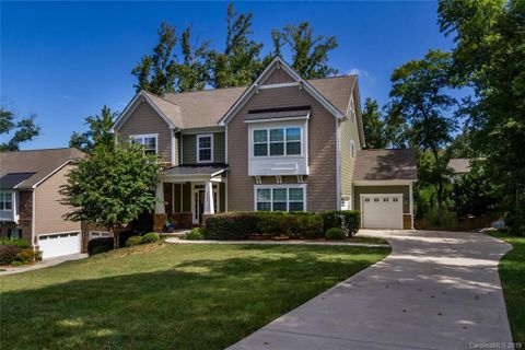1921 Kings Manor Court sold home in Pleasant Ridge, Matthews, NC