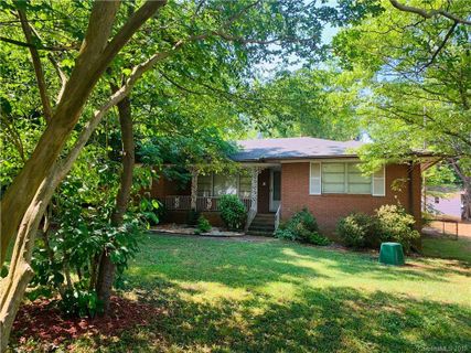 205 Briarwood Lake Drive sold home in Briarwood Terrace, Salisbury, NC