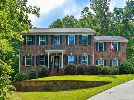1066 Arrowhead Drive