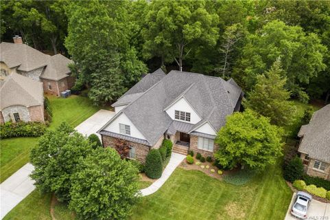 8312 Victoria Lake Drive