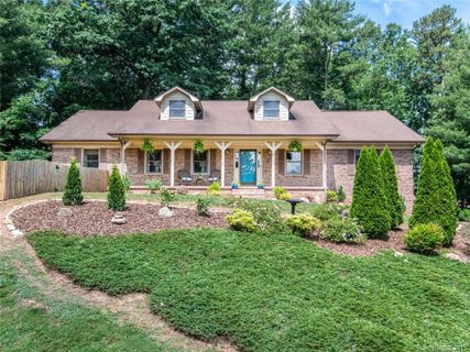 2 Lowry Lane sold home in Kirk Glen, Weaverville, NC