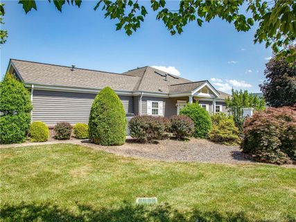 8b Heather Way