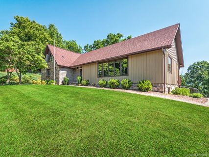 10 Hy Vu Drive sold home in Windy Heights, Canton, NC