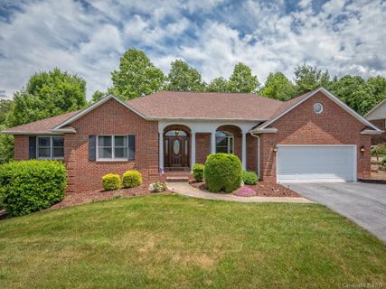 346 Mountain Valley Drive sold home in Mountain Valley, Hendersonville, NC