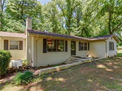 7113 Ridge Lane Road