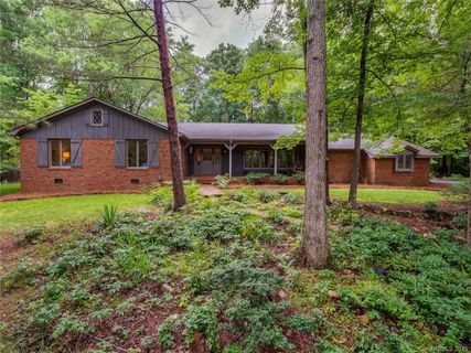5800 Lake Providence Lane