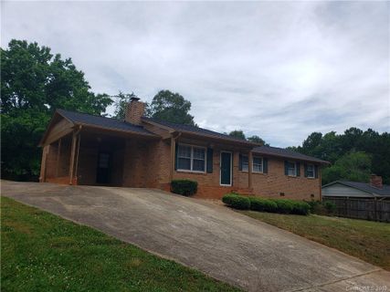 1032 Spring Drive sold home in Woodvale, Gastonia, NC