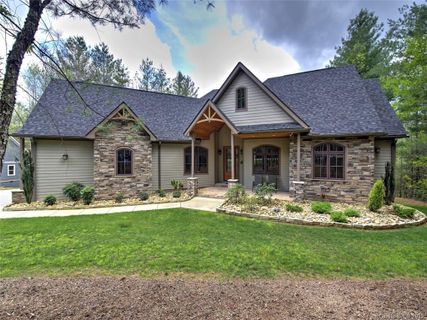 28 Hosta Lane sold home in Rebeccas Pond, Hendersonville, NC