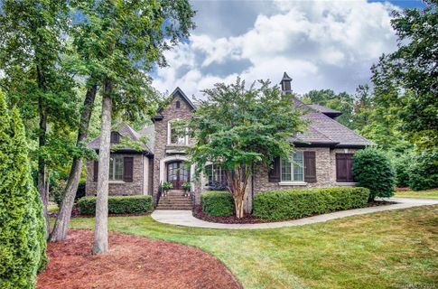 8233 Victoria Lake Drive