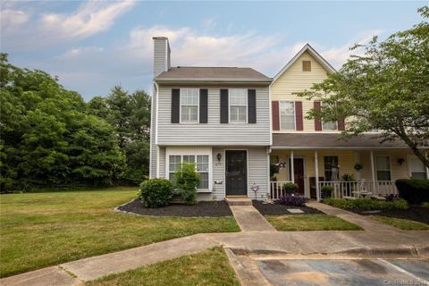 6141 Windsor Gate Lane sold home in Windsor Grove Homes, Charlotte, NC