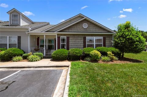 212 Baldwin Court