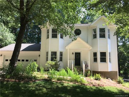 19 Sweetbriar Court sold home in Sweetbriar Grove, Asheville, NC