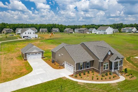 904 Brookmeade Drive