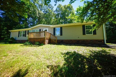 142 Fox Run Drive sold home in Country Life Estate, Statesville, NC
