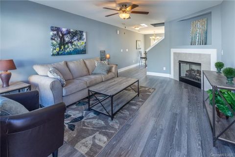 204 Stoney Point Way