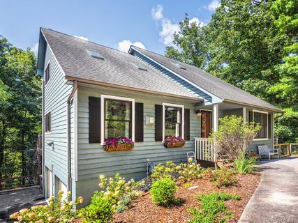 126 Black Oak Drive sold home in The Forest, Asheville, NC