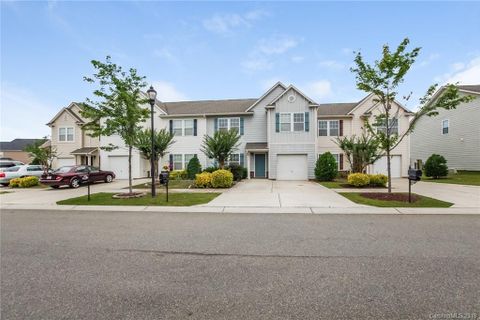 4533 Tradd Circle