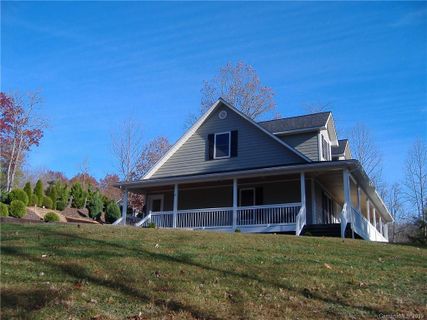 8 Midway Drive sold home in Cole Mountain, Sylva, NC