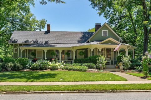 364 6th Street sold home in Oakwood, Hickory, NC
