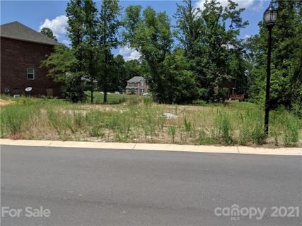 646 Grand Oak Drive 1