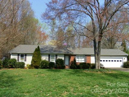 204 Carabelle Circle