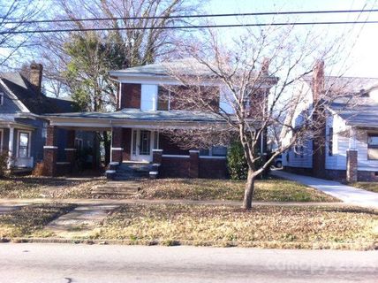 1218 Main Street North